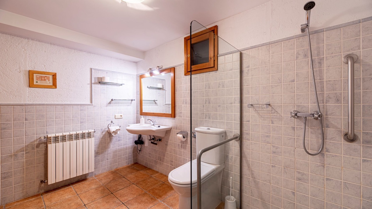 Photo of Bathroom in Lladurs