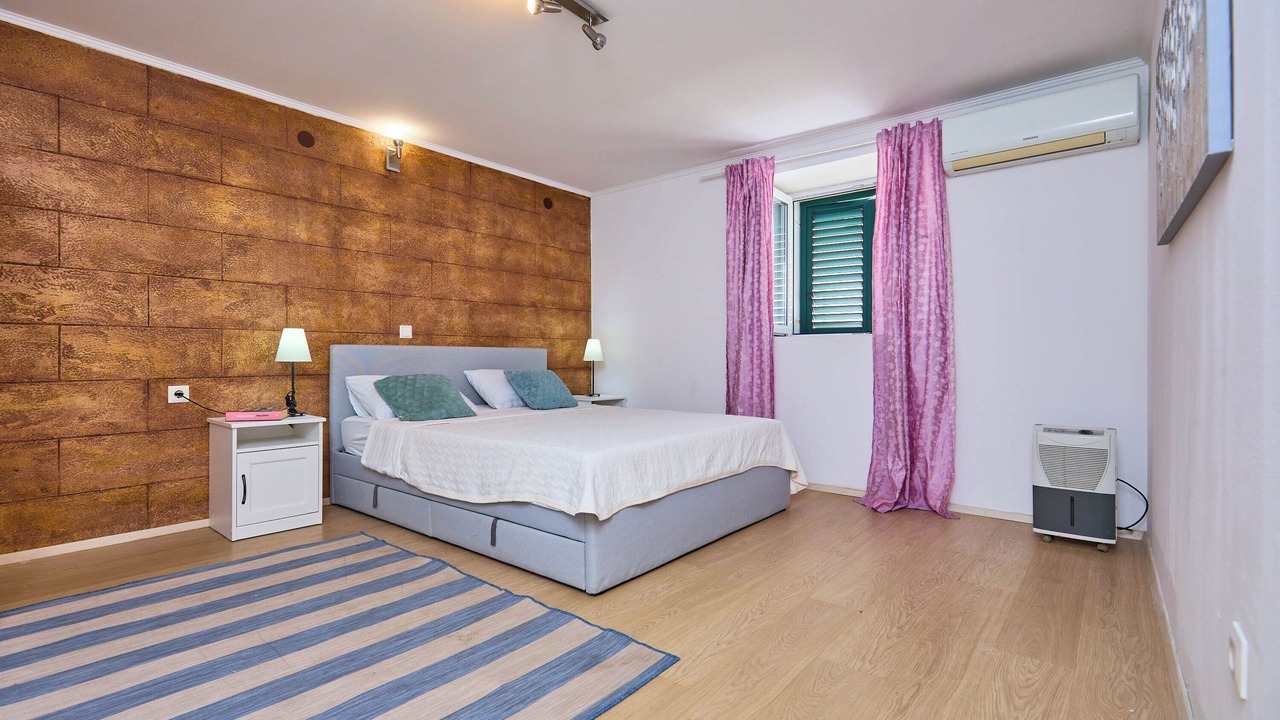 Photo of Bedroom in Ploce