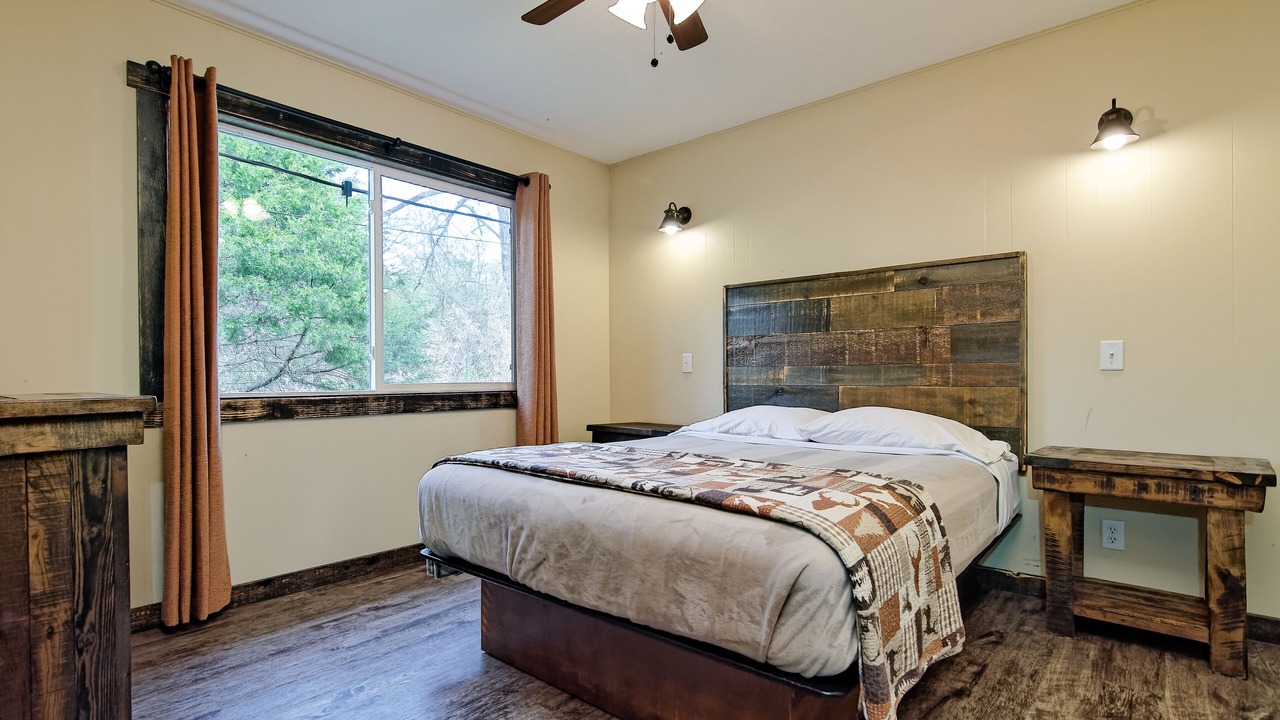 Photo of Bedroom in Branson