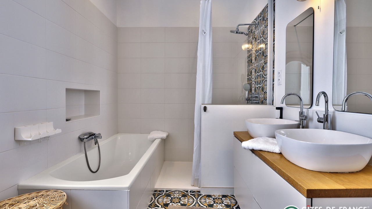 Photo of Bathroom in Saint-Renan
