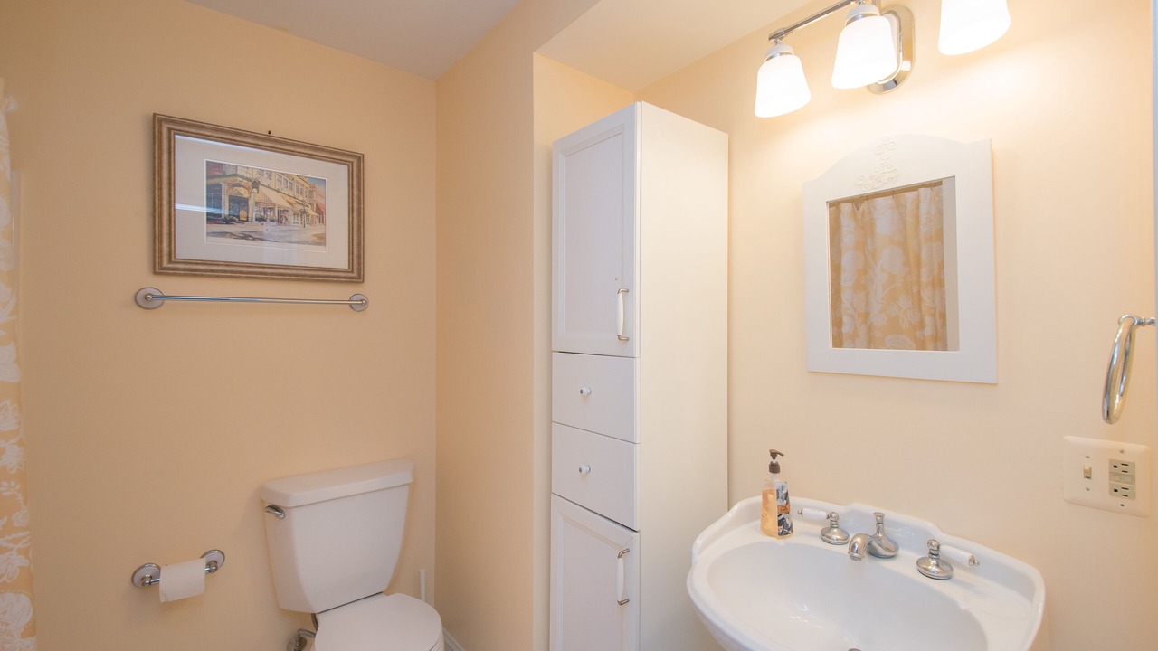 Photo of Bathroom in Yachting Village