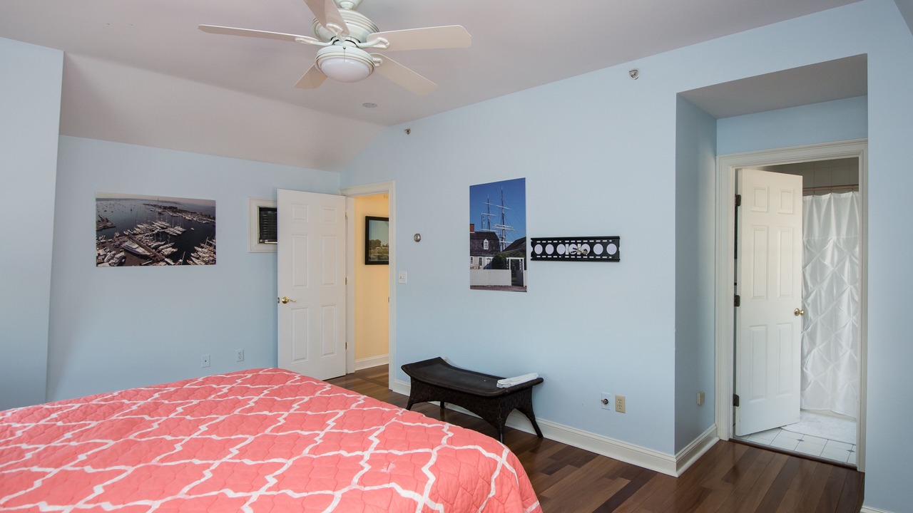 Photo of Bedroom in Yachting Village