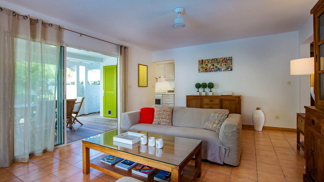 Photo of Livingroom in Orient Bay