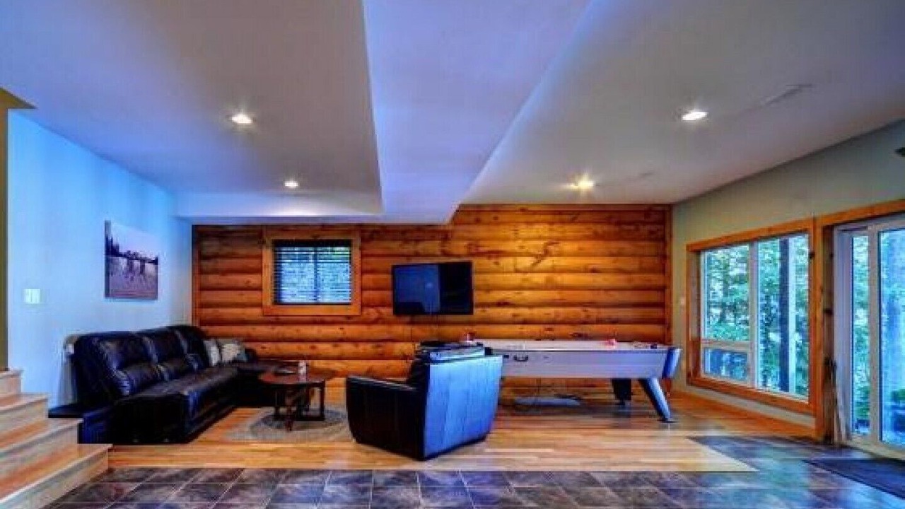 Photo of Bedroom in Utterson