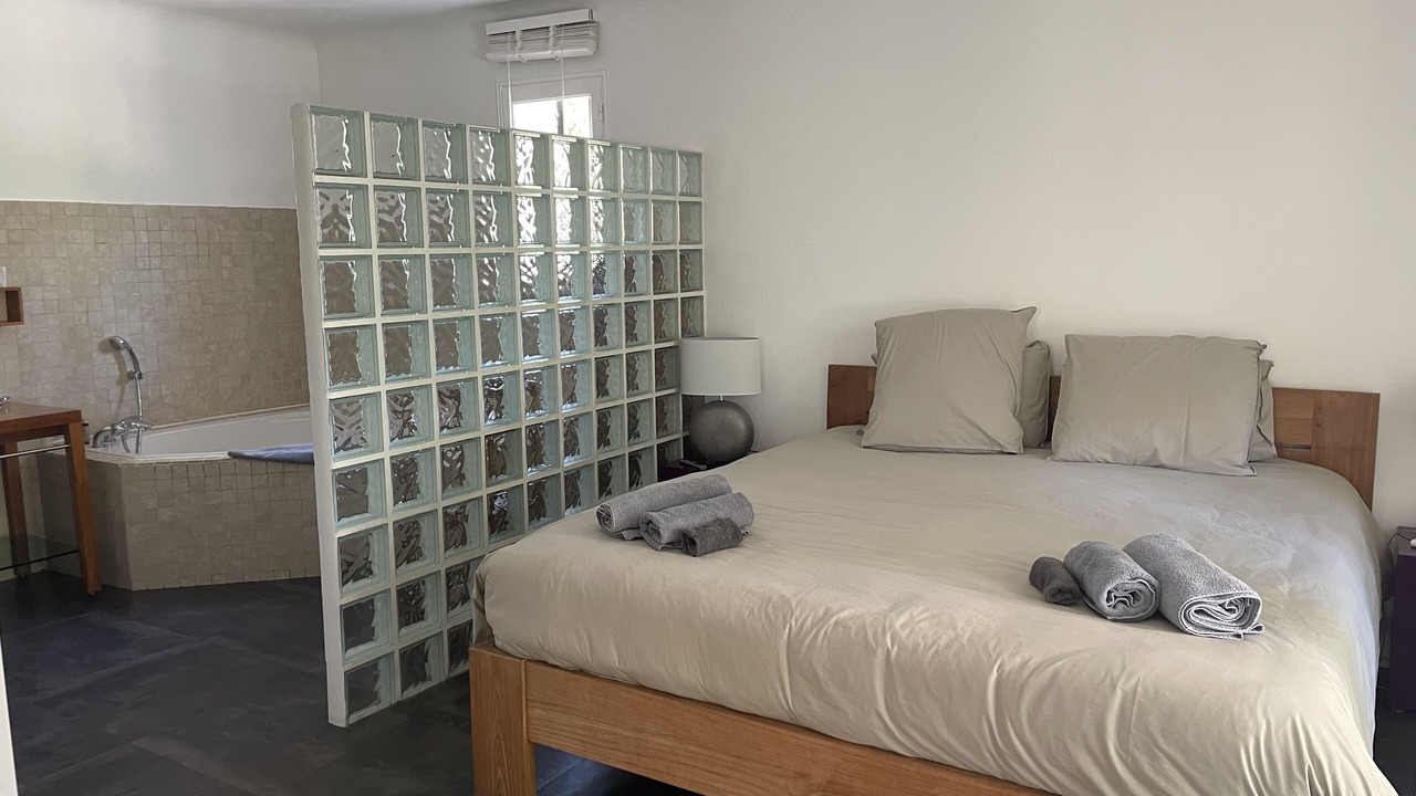 Photo of Bedroom in Bouc-Bel-Air