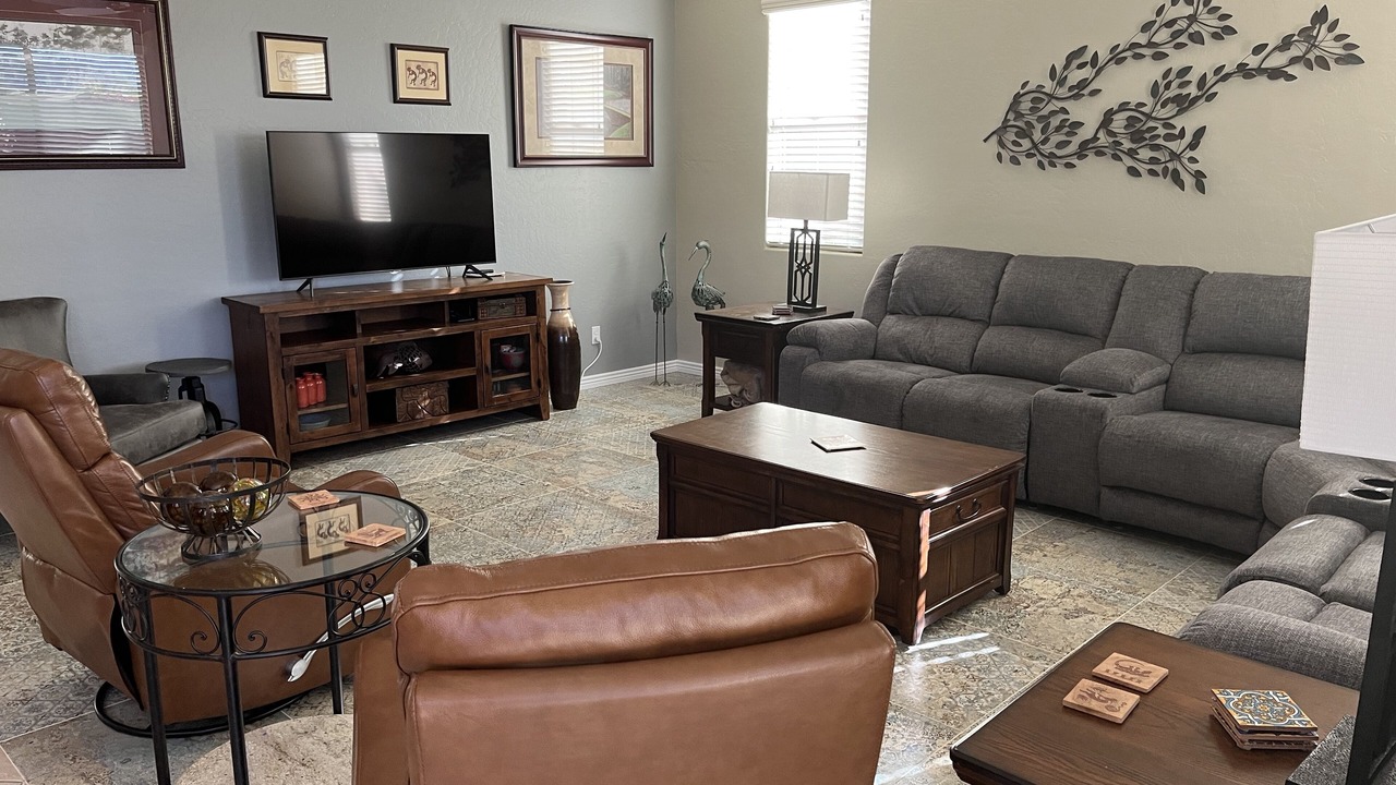 Photo of Livingroom in Surprise Farms