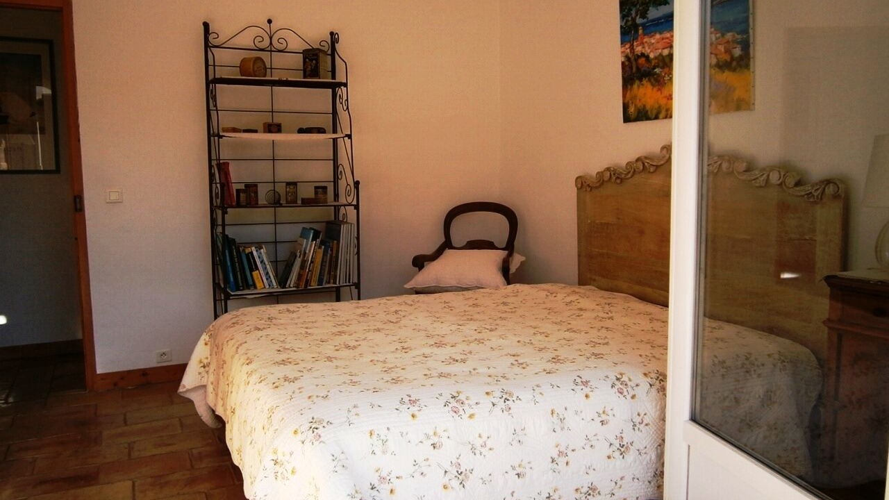 Photo of Bedroom in Rochefort-du-Gard