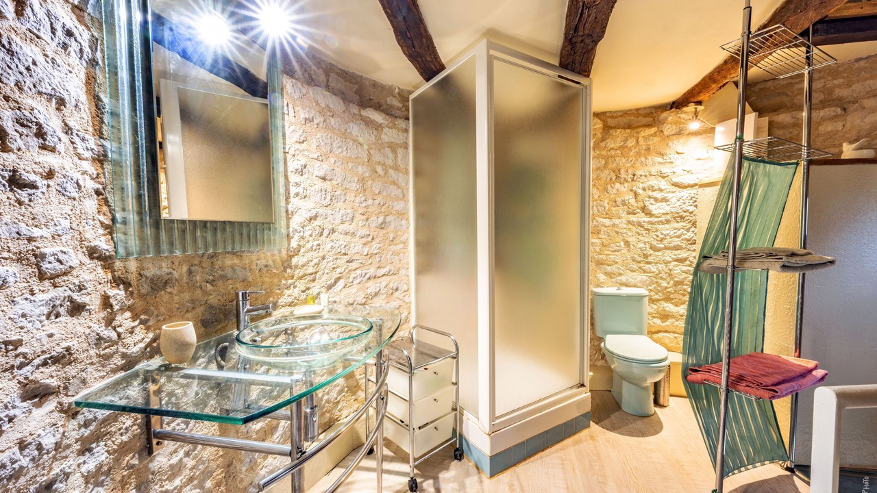 Photo of Bathroom in Labastide-de-Levis