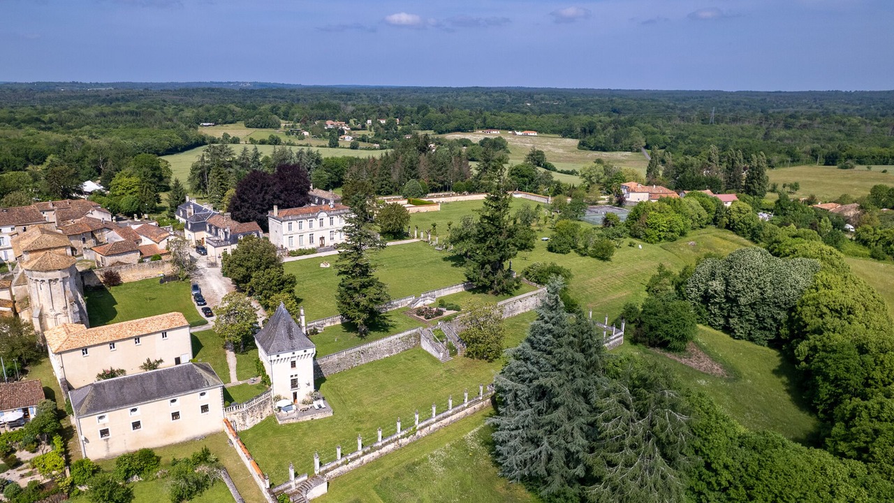 Photo of Outdoor in Charras