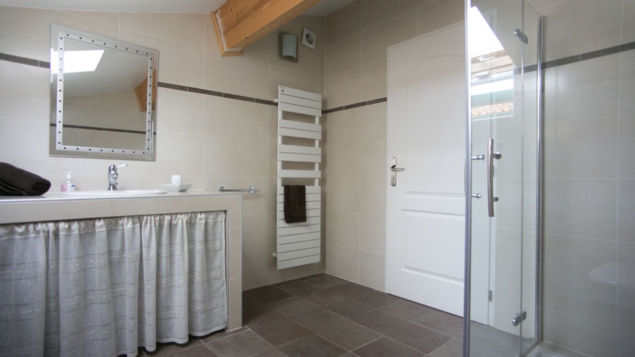 Photo of Bathroom in Thuir