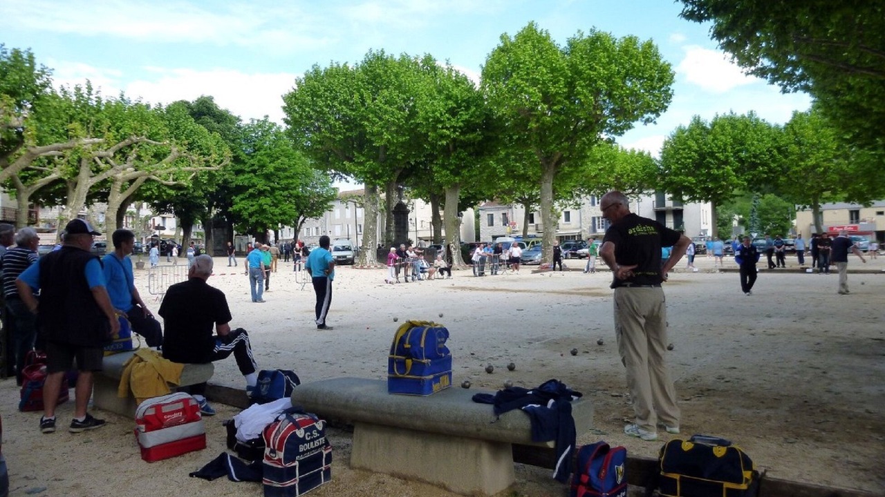 Photo of Others in Fabras