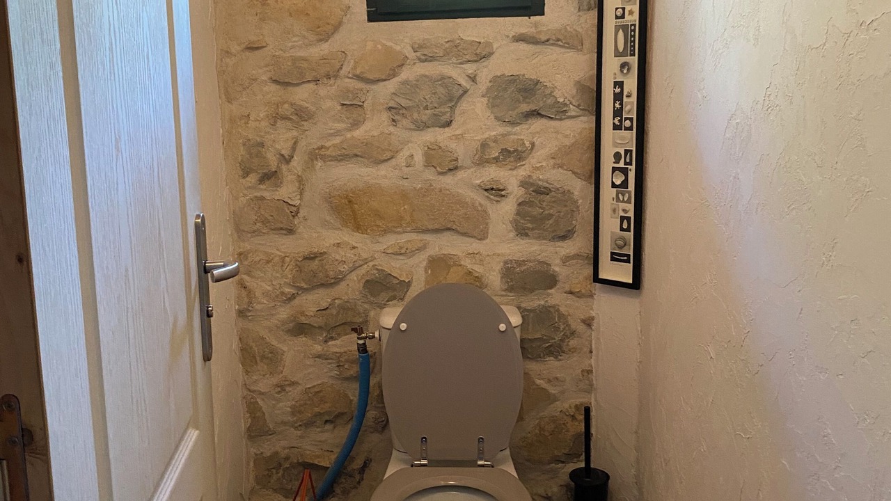 Photo of Bathroom in Montmirat