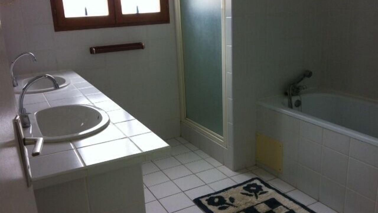 Photo of Bathroom in Meze