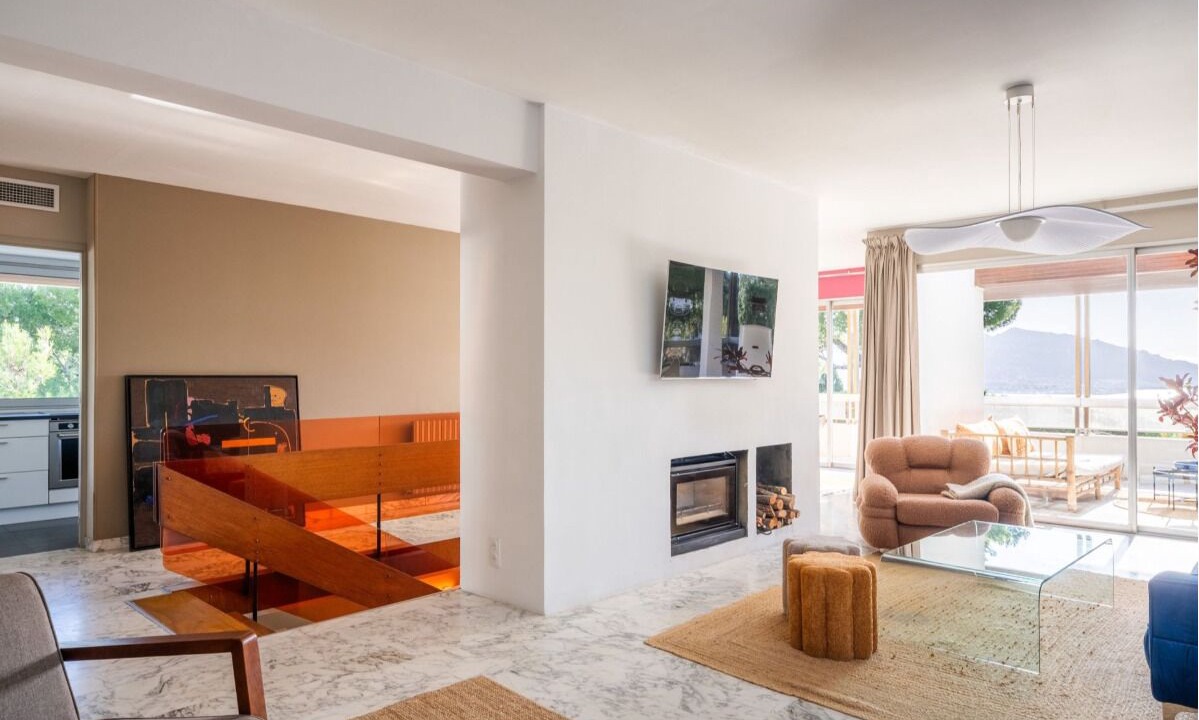 Photo of Livingroom in Roucas-Blanc