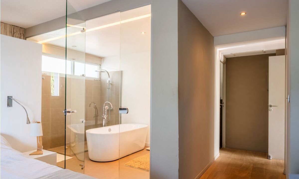 Photo of Bathroom in Roucas-Blanc