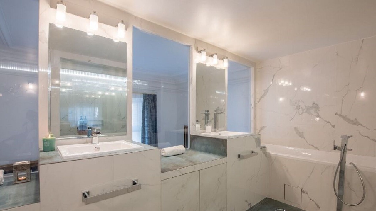 Photo of Bathroom in Quartier de la Plaine-de-Monceaux