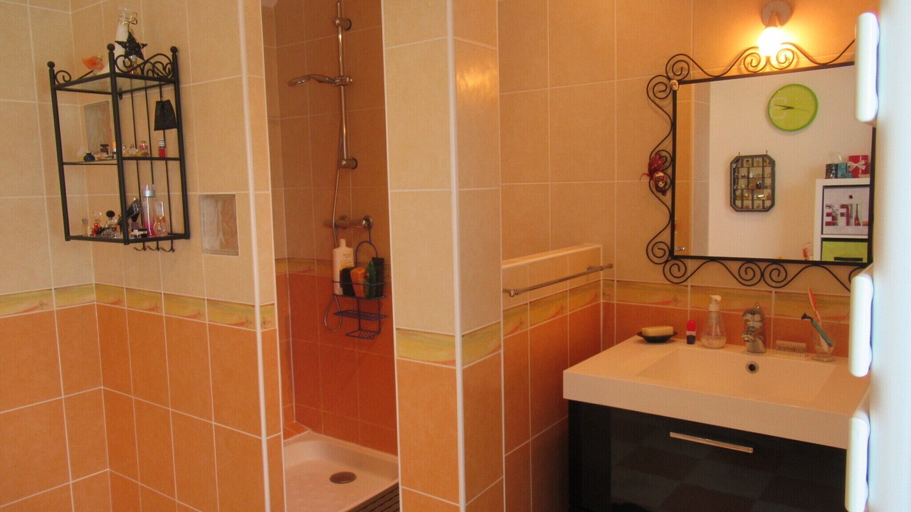 Photo of Bathroom in Saint-Pair-sur-Mer