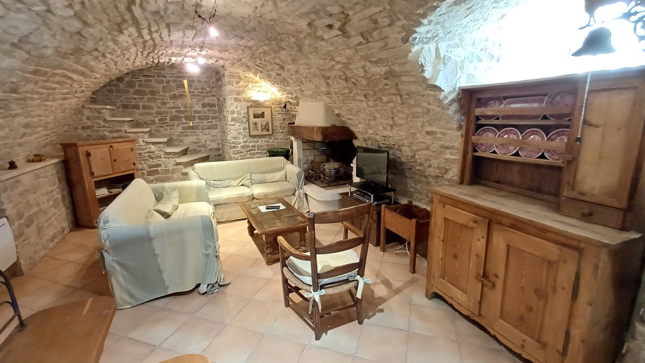 Photo of Livingroom in Hures-la-Parade