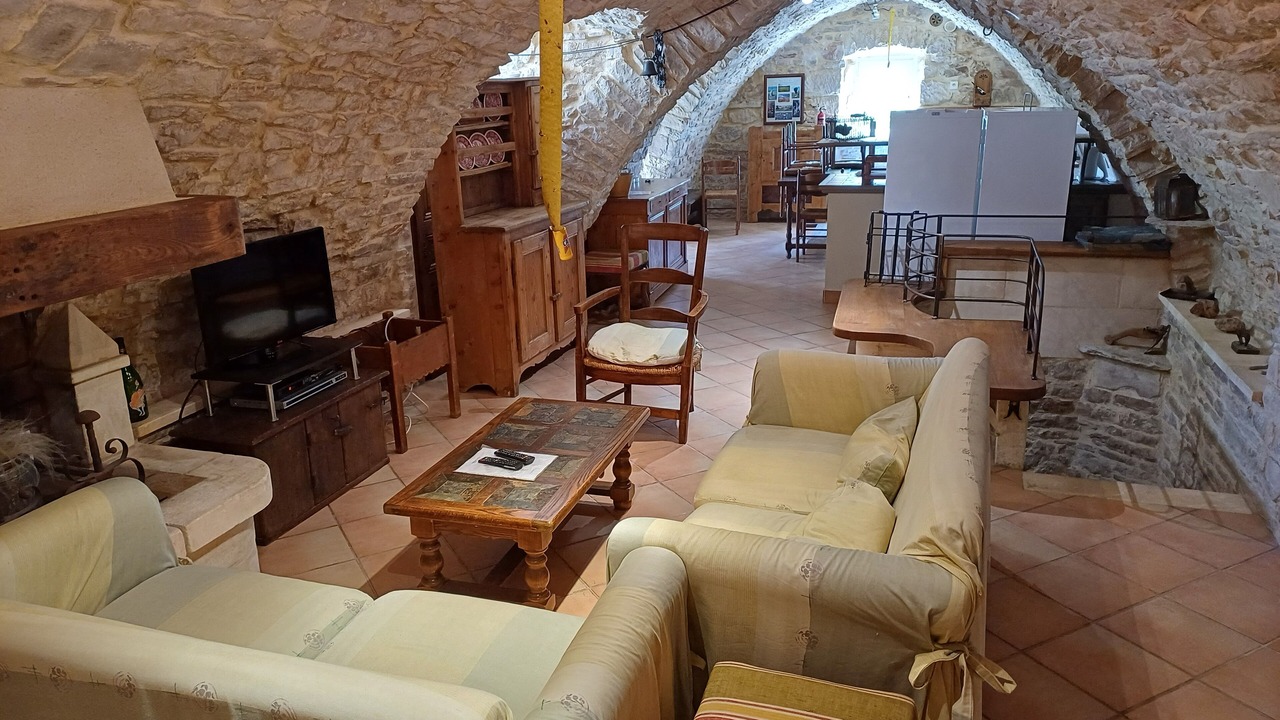 Photo of Livingroom in Hures-la-Parade