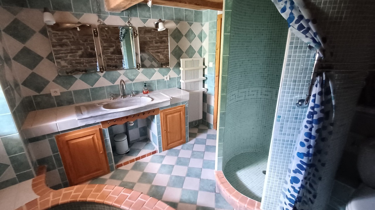 Photo of Bathroom in Hures-la-Parade