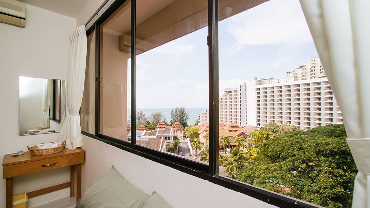 Photo of Others in Miami Green