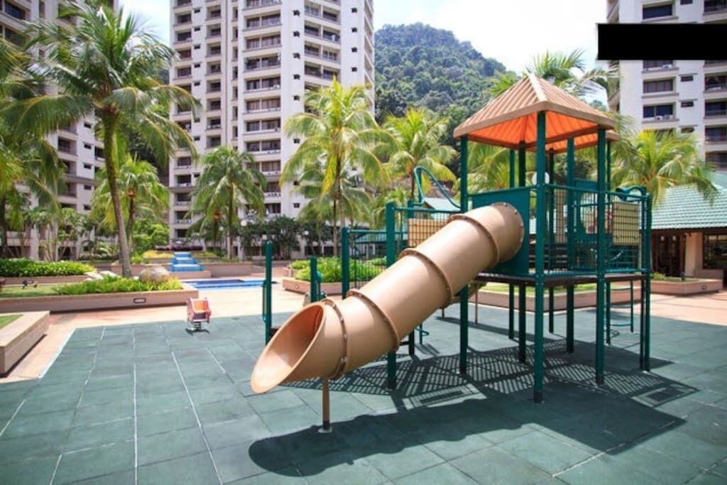 Photo of Others in Miami Green