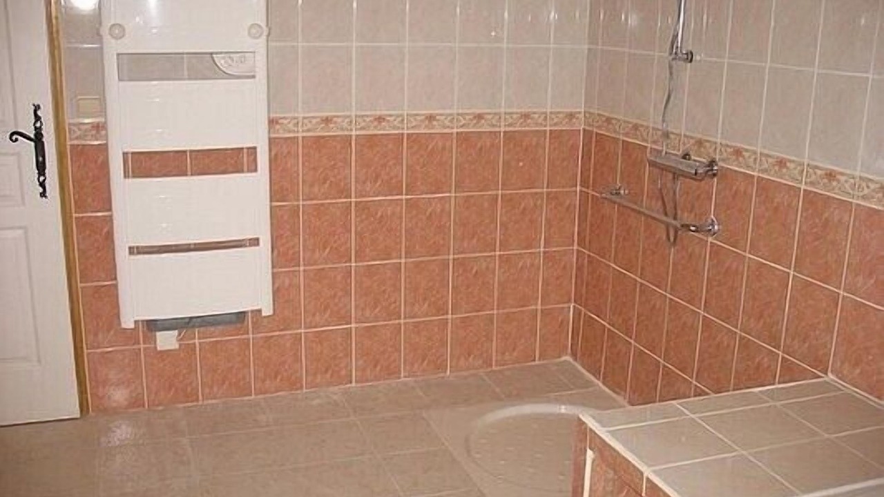 Photo of Bathroom in Montredon-Labessonnie