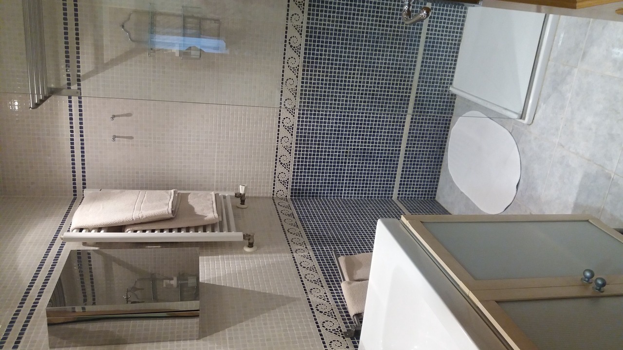 Photo of Bathroom in Logrono City Centre