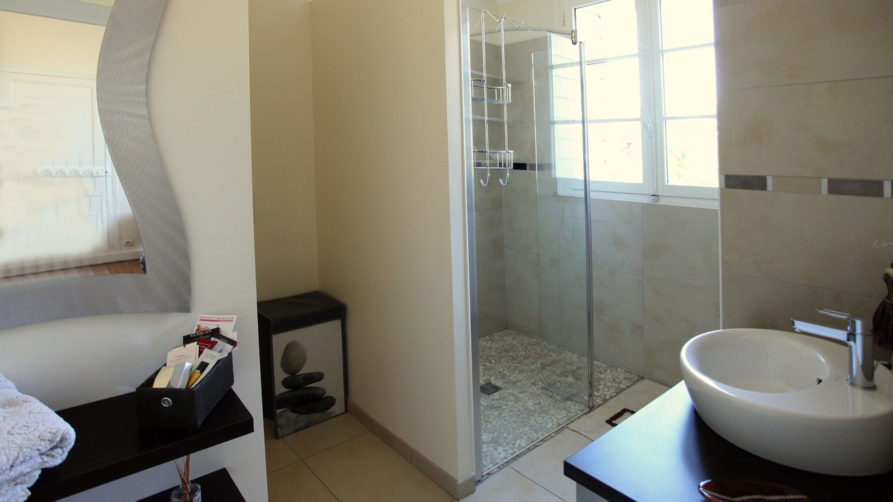 Photo of Bathroom in Pornichet