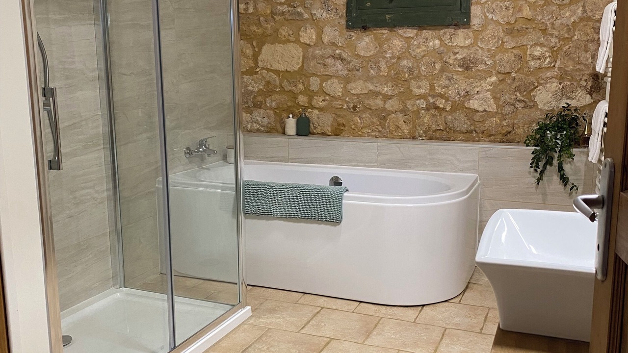 Photo of Bathroom in Cause-de-Clerans