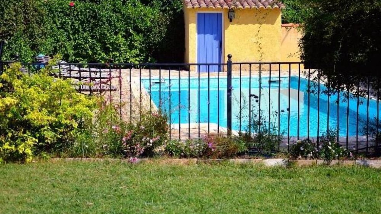 Photo of Outdoor in Saint-Julien-de-Peyrolas