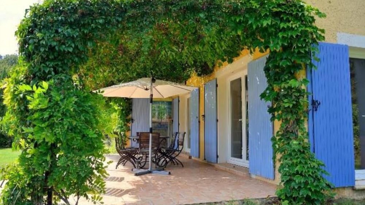 Photo of Outdoor in Saint-Julien-de-Peyrolas