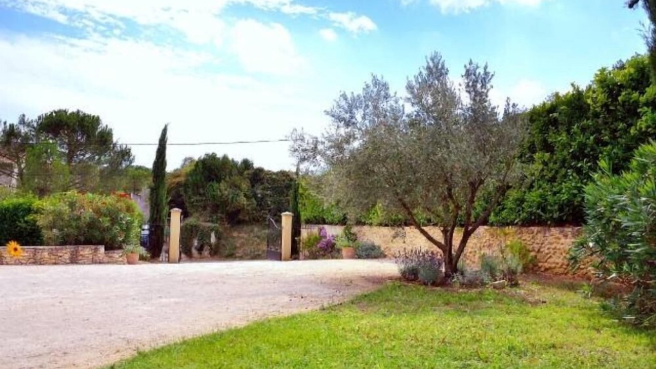 Photo of Outdoor in Saint-Julien-de-Peyrolas