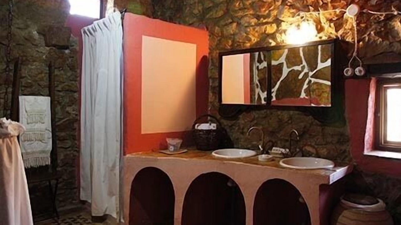 Photo of Bathroom in La Torre d'En Besora