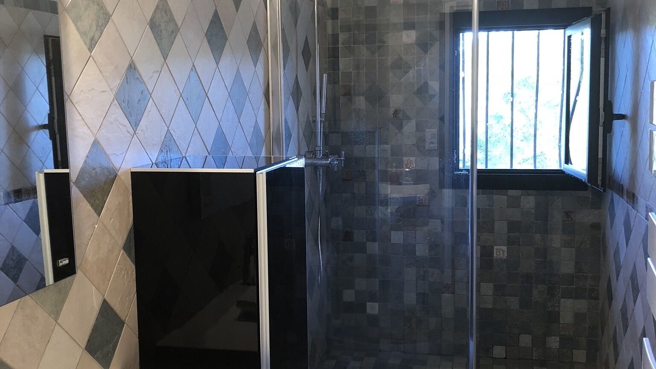 Photo of Bathroom in Bouc-Bel-Air