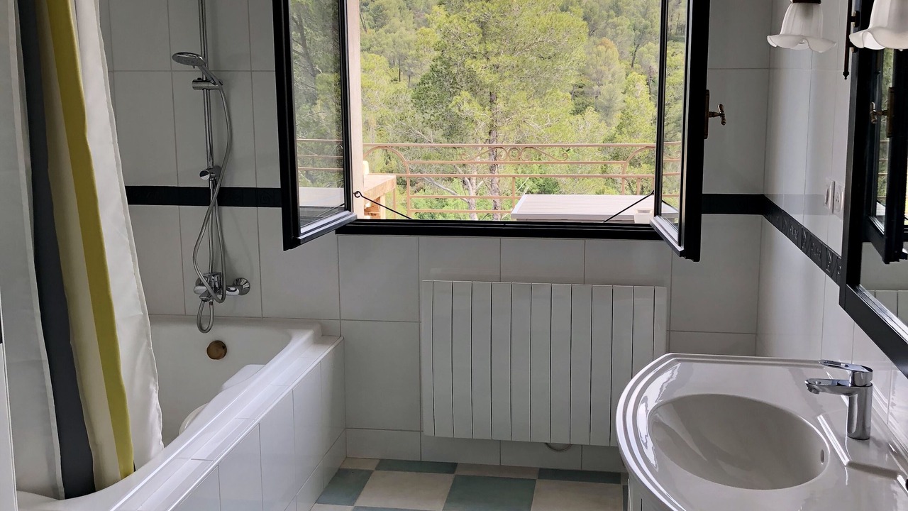 Photo of Bathroom in Bouc-Bel-Air