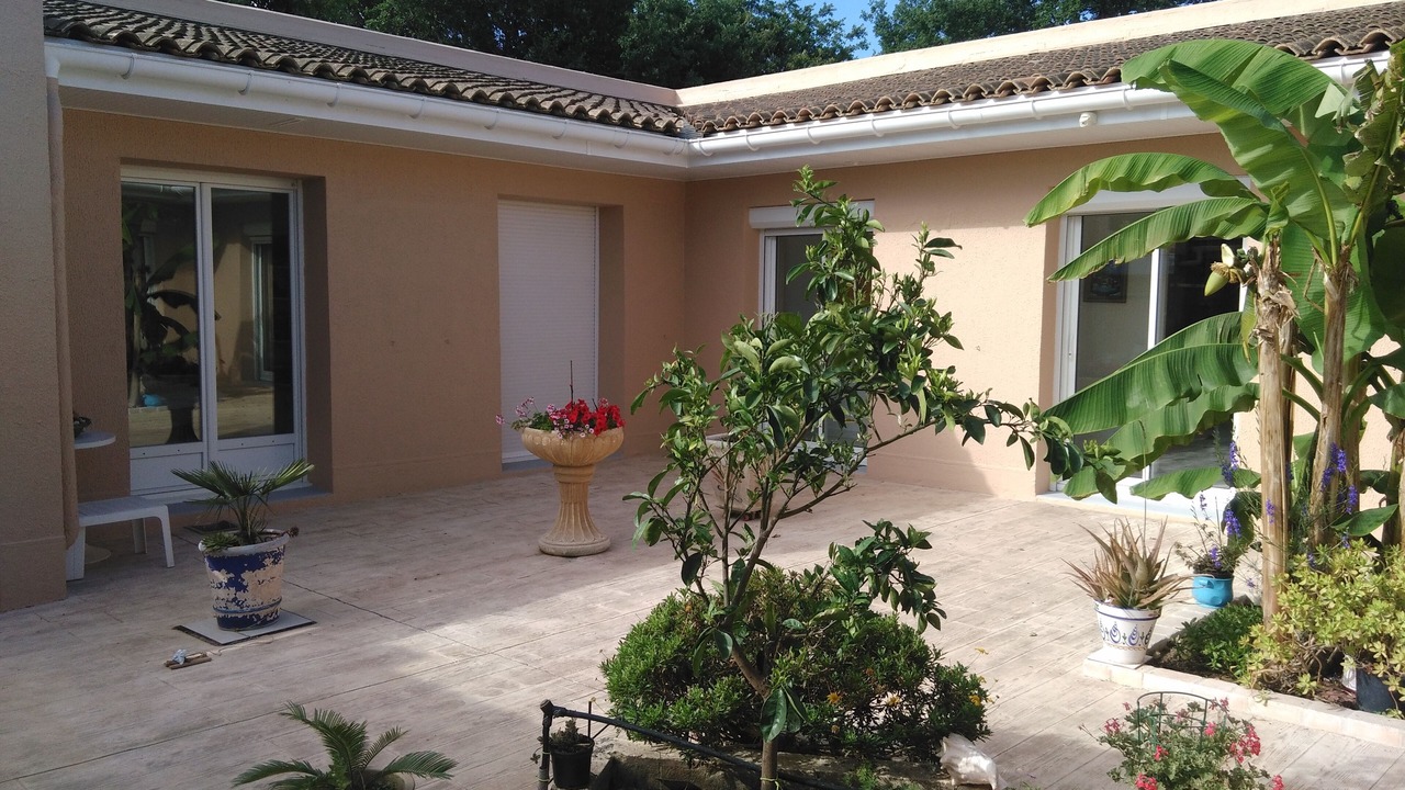 Photo of Patio Balcony in Saint-Martin-de-Crau