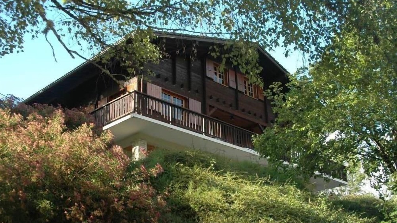 Photo of Others in Thones