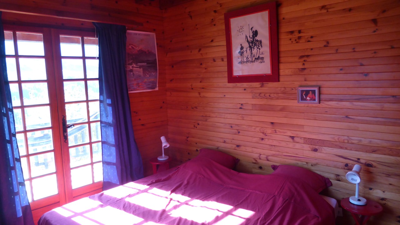 Photo of Bedroom in Thones