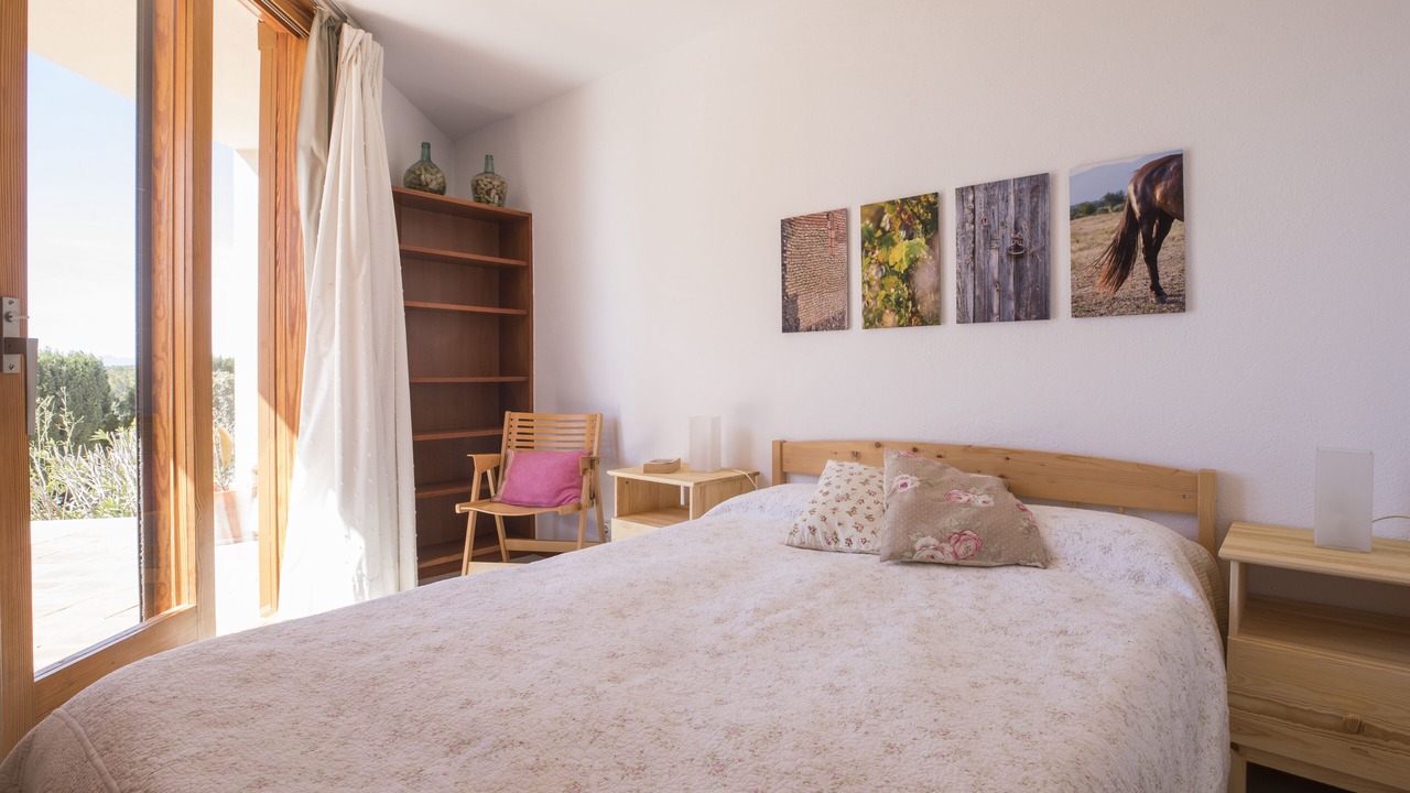 Photo of Bedroom in Garriguella