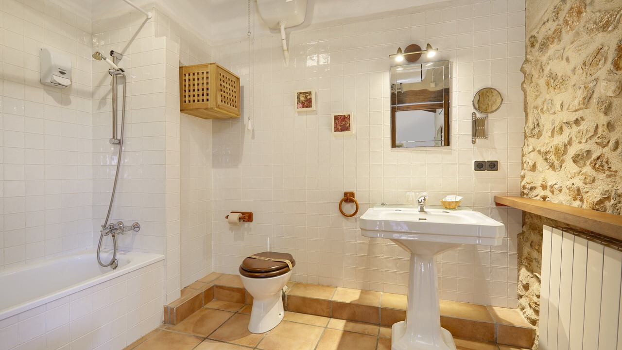 Photo of Bathroom in Torroella de Montgri