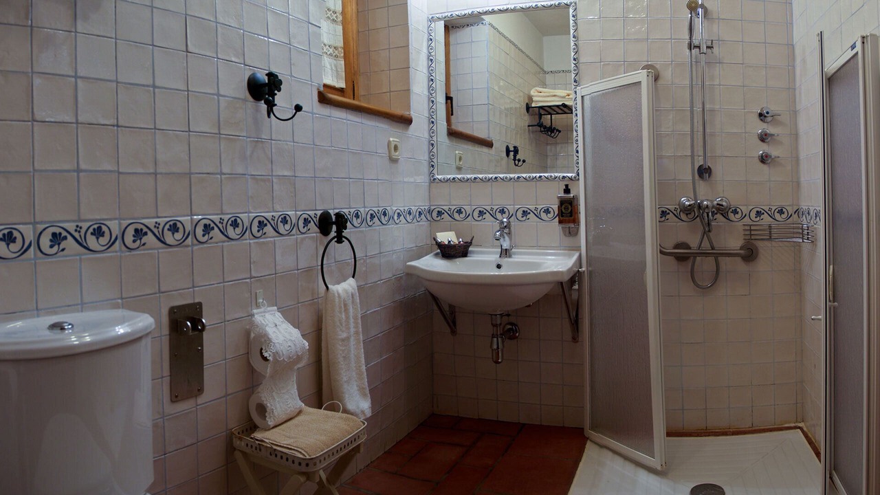 Photo of Bathroom in Manjiron