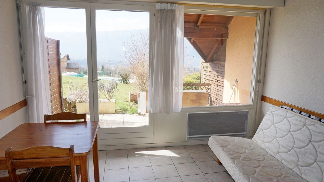 Photo of Livingroom in Pugny-Chatenod
