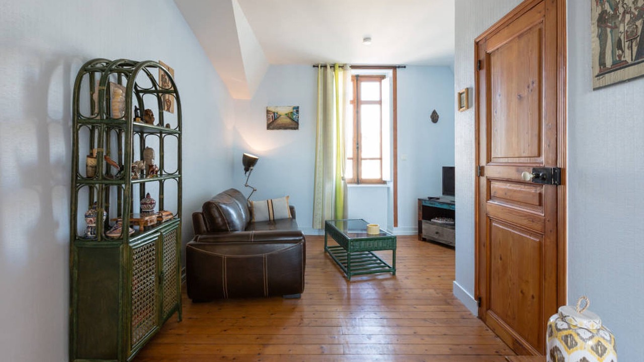 Photo of Livingroom in Courtoisville-Sillon-Moka