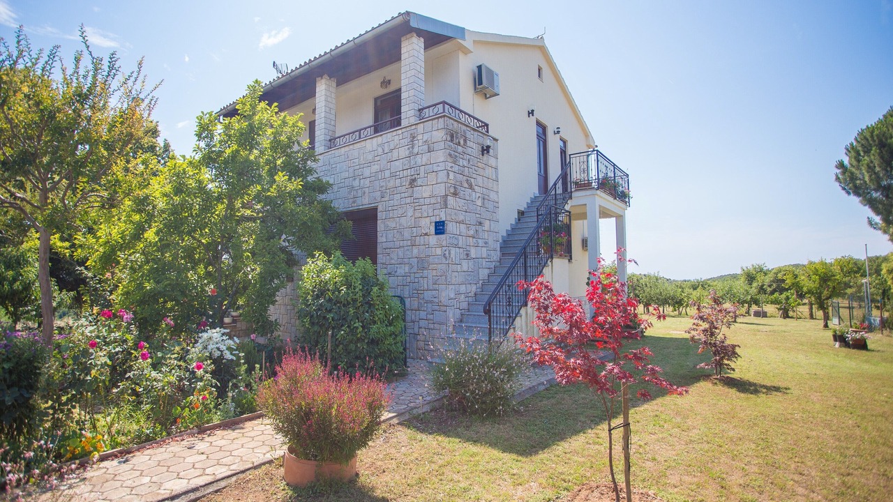 Photo of Outdoor in Musalez