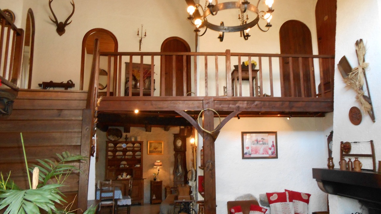 Photo of Others in Sacoue