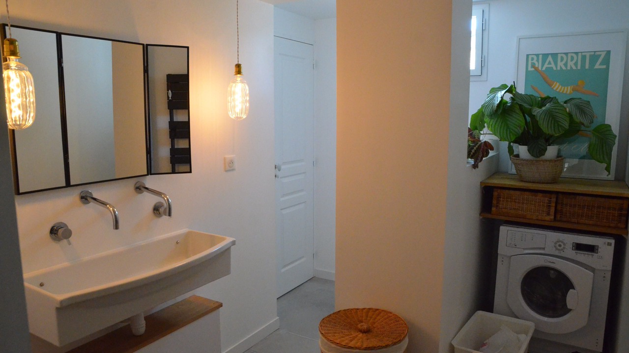 Photo of Bathroom in Beaux Arts-Boutonnet