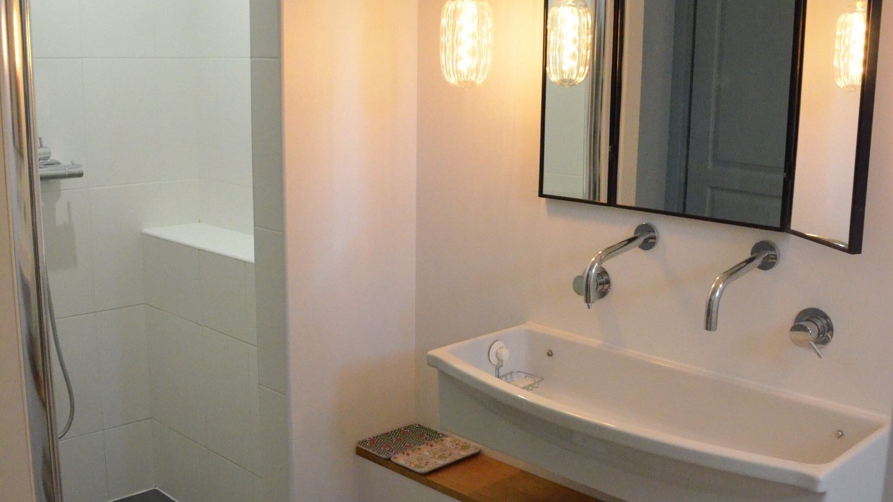 Photo of Bathroom in Beaux Arts-Boutonnet