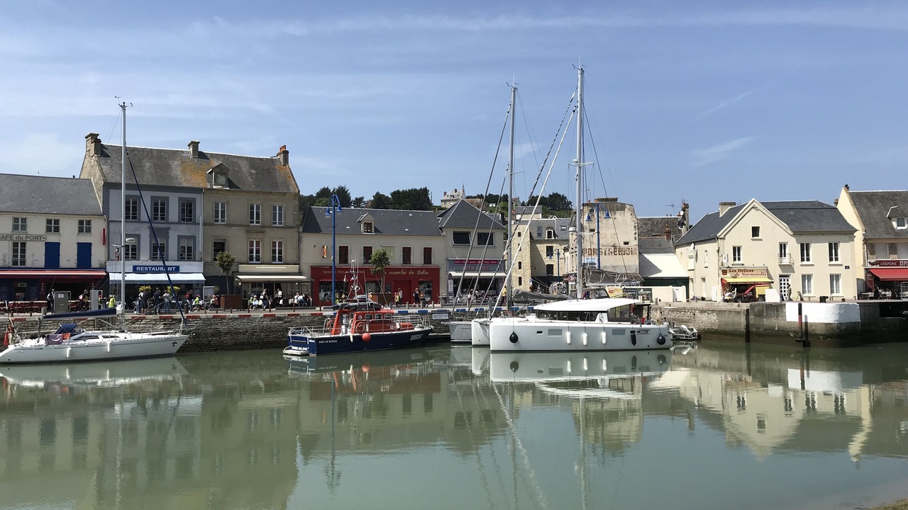 Photo of Others in Port-en-Bessin-Huppain