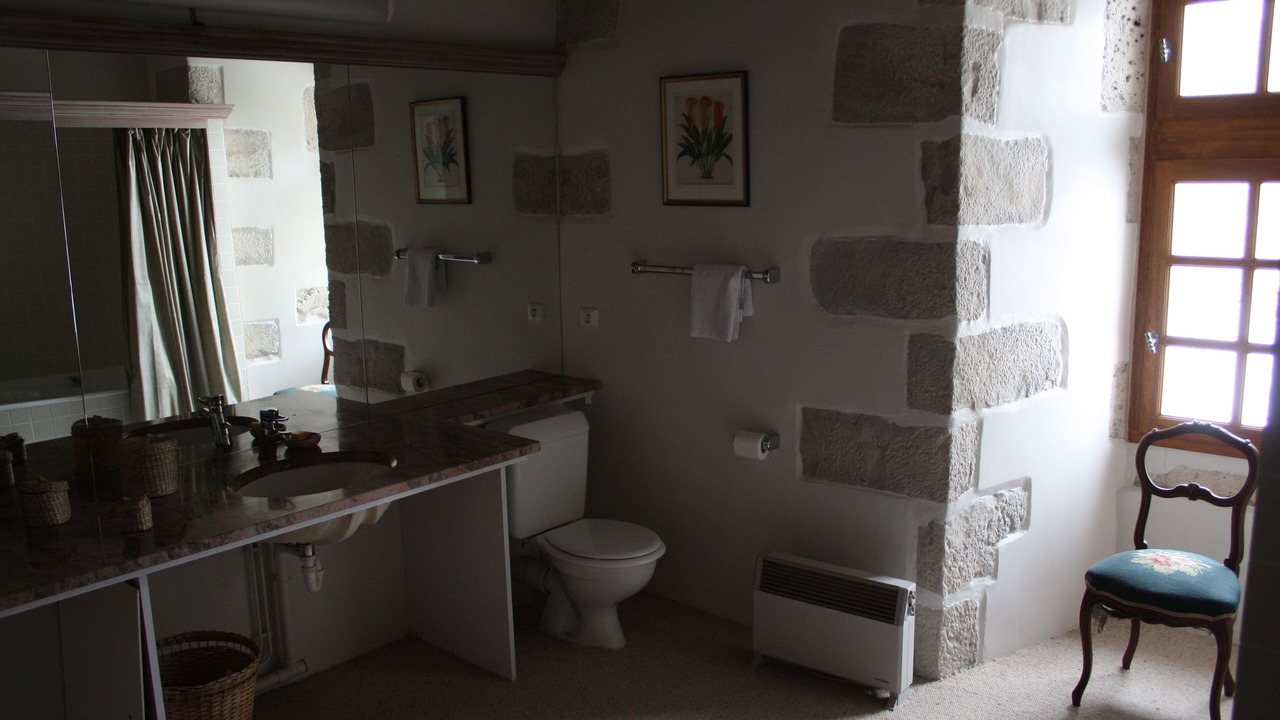 Photo of Bathroom in Yermenonville
